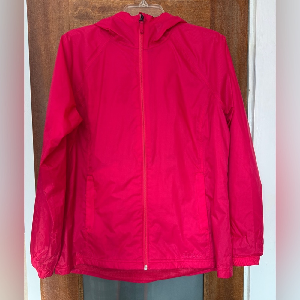 L.L.Bean Women’s Red Nylon Lightweight Hooded Mesh Lined Windbreaker 284384